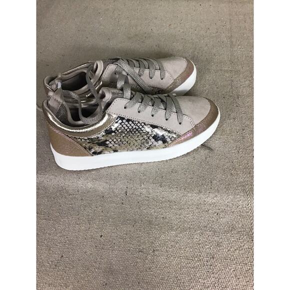 Steve Madden Big girls Snake Print  Bliss Slip On Fashion Sneakers Sz. 5 Gold - Picture 2 of 10